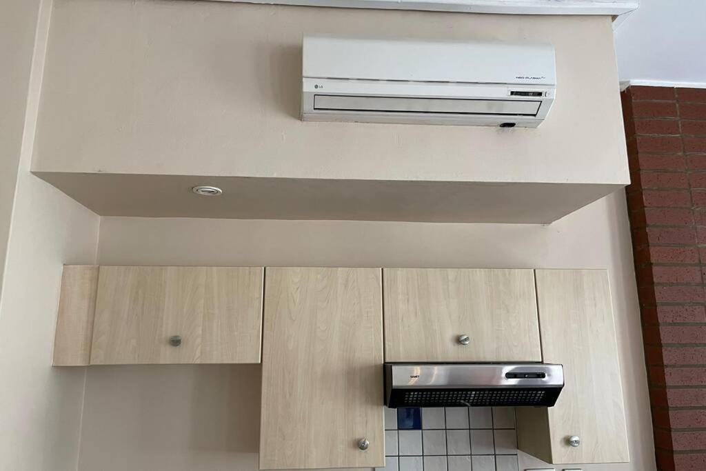 יוהנסבורג Cool & Easy Flat In The Heart Of Marshalltown מראה חיצוני תמונה