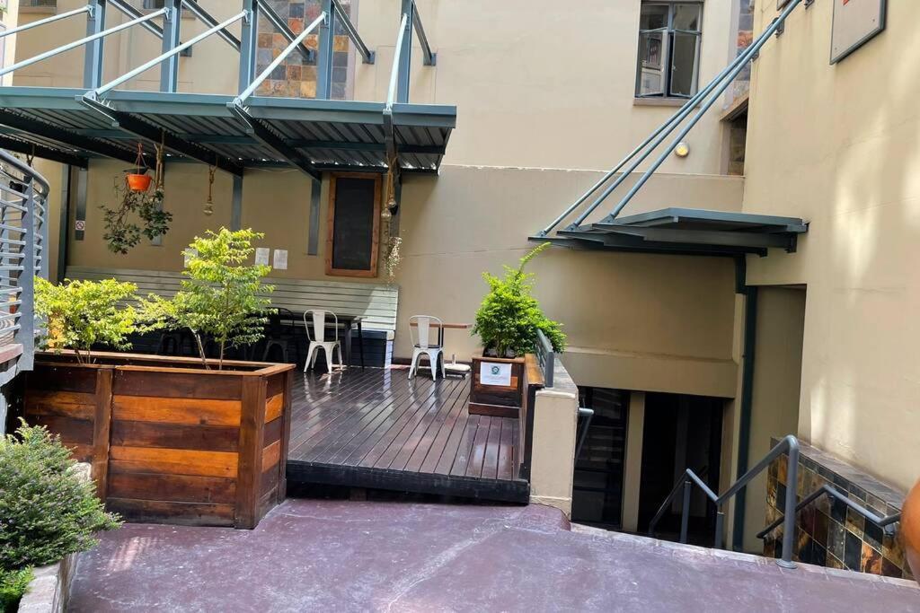 יוהנסבורג Cool & Easy Flat In The Heart Of Marshalltown מראה חיצוני תמונה