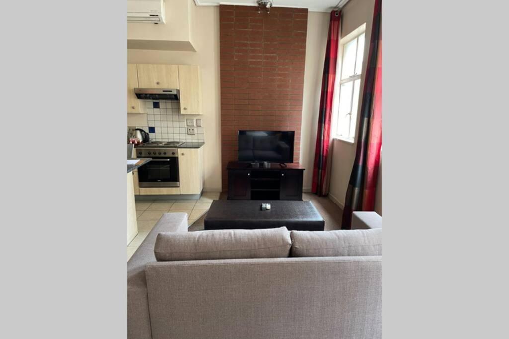 יוהנסבורג Cool & Easy Flat In The Heart Of Marshalltown מראה חיצוני תמונה